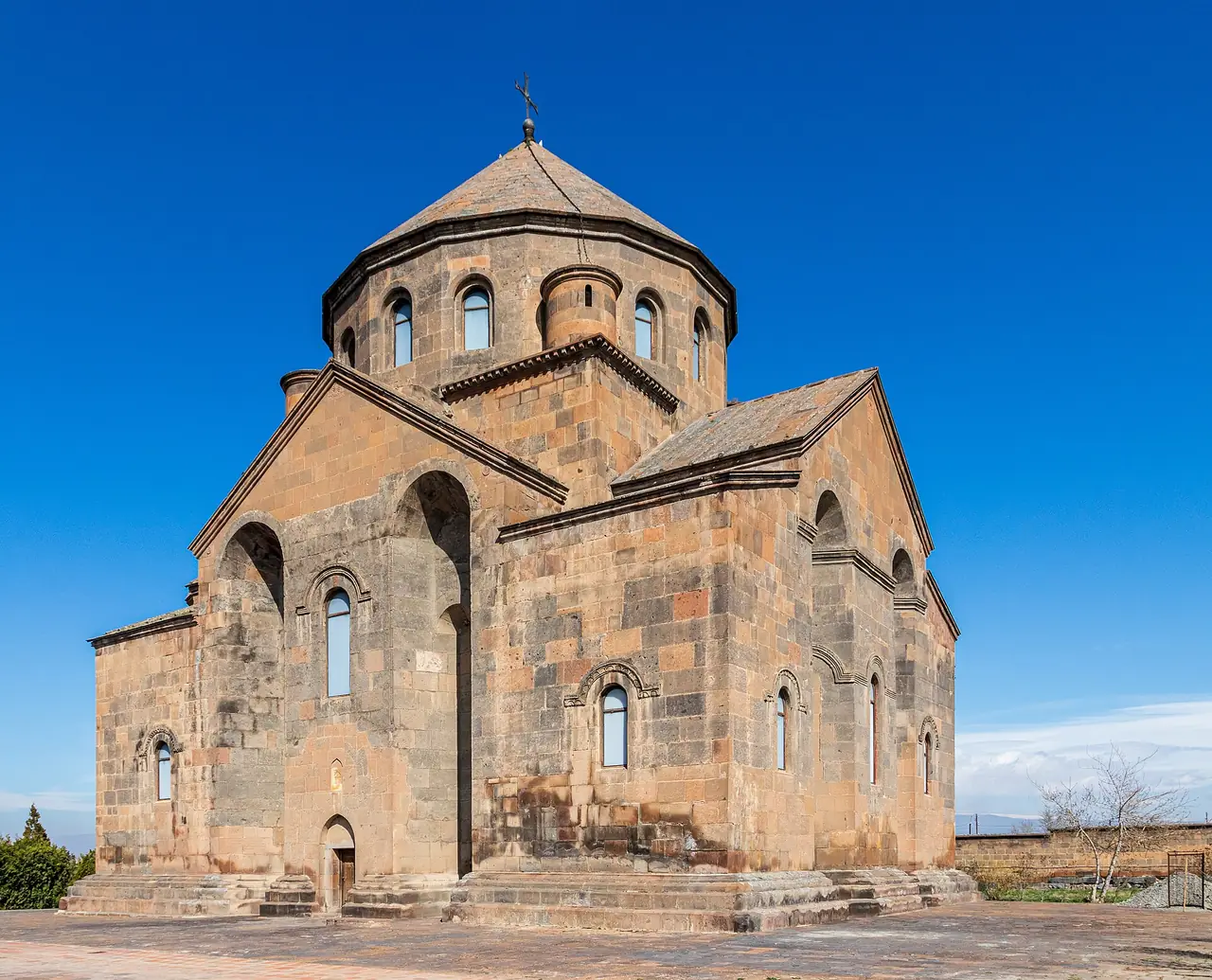 โบสถ์ Hripsime ที่ Vagharshapat ภาพจาก Wikimedia Commons ผู้ถ่าย Matthias Süßen สัญญา CC BY-SA 4.0