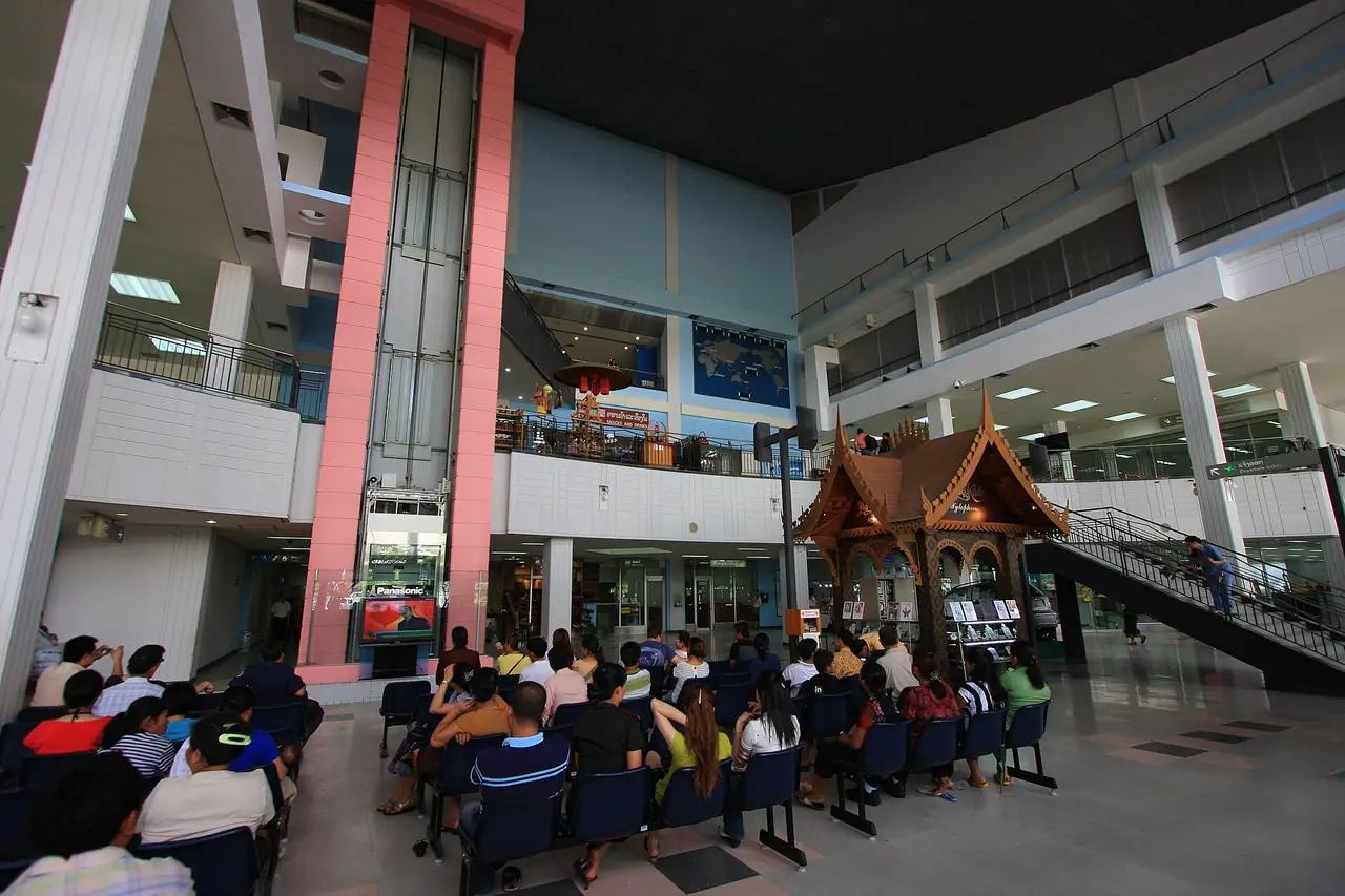 ห้องโถงอาคารผู้โดยสาร สนามบินนานาชาติวัดไต เวียงจันทน์ (ภาพประกอบสนามบิน)