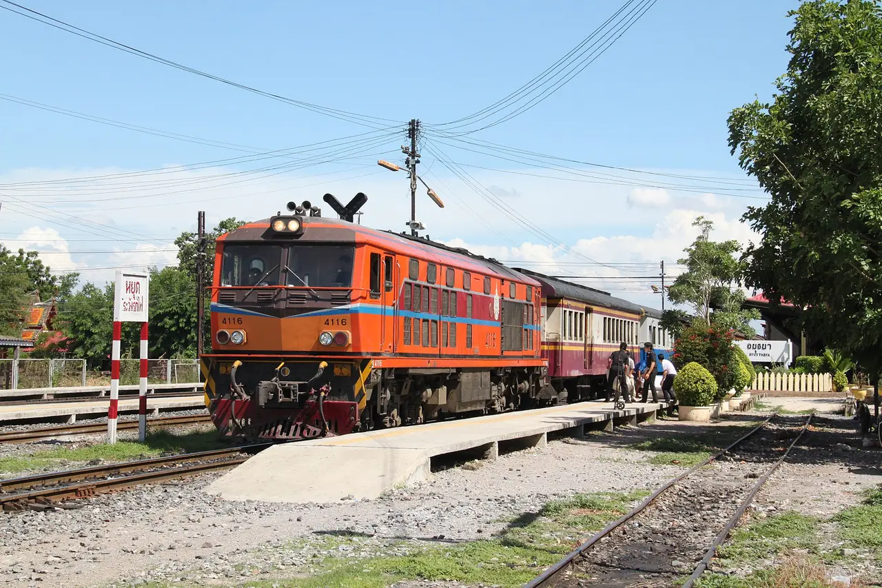 ภาพประกอบ อยุธยา: ไปอยุธยาจากกรุงเทพ รถไฟ BANGKOK CONNEX รถตู้ ตารางและราคา