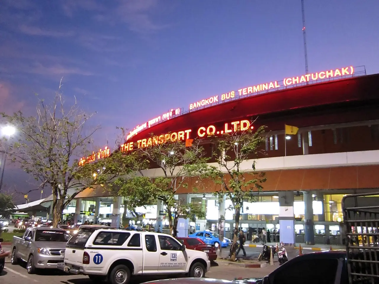 สถานีขนส่งผู้โดยสารกรุงเทพ (จตุจักร หมอชิต 2) ภาพถ่ายจาก Wikimedia Commons (::::=UT=::::, CC BY-SA 3.0)