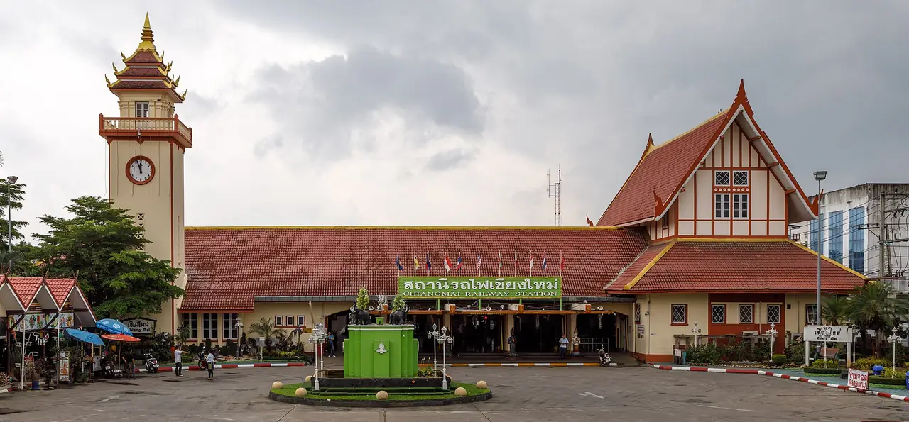 ภาพประกอบ กรุงเทพฯ: กรุงเทพไปเชียงใหม่: เทียบเครื่องบิน รถไฟ รถทัวร์