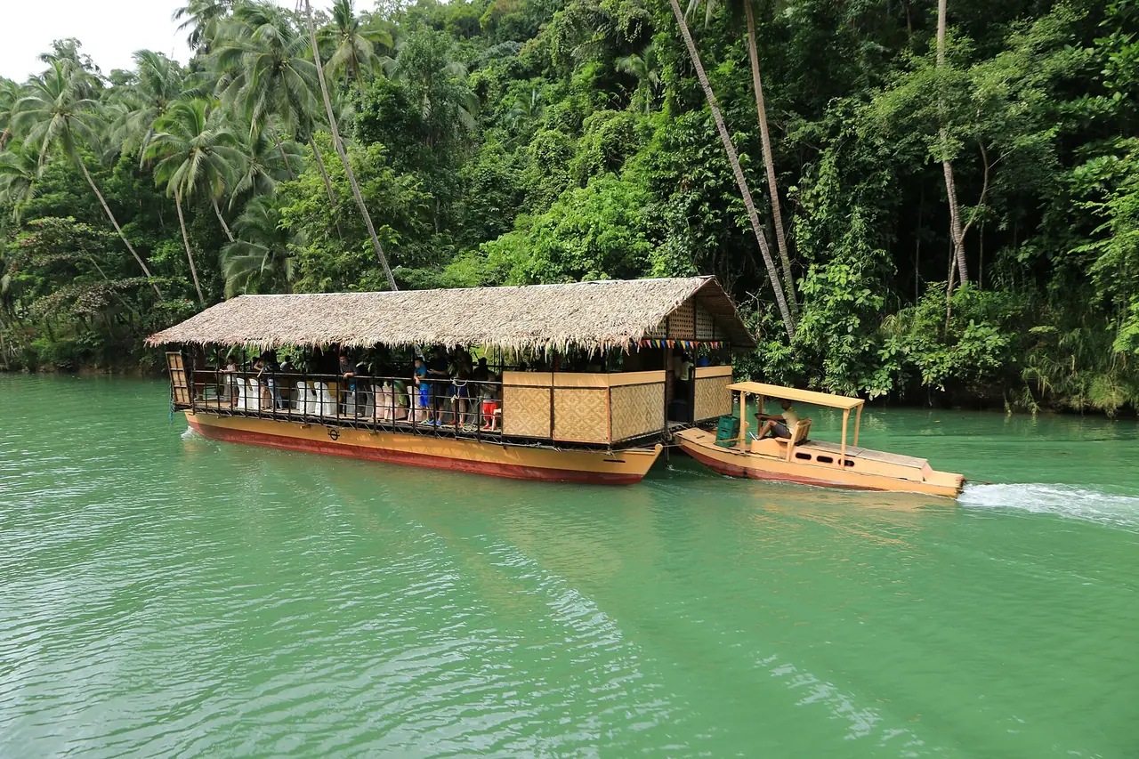 ภาพประกอบ ฟิลิปปินส์: ล่องเรือแม่น้ำโลบ็อก ค่าเรือ 1,000 เปโซ ป่าปลูกบิลาร์ โบโฮล