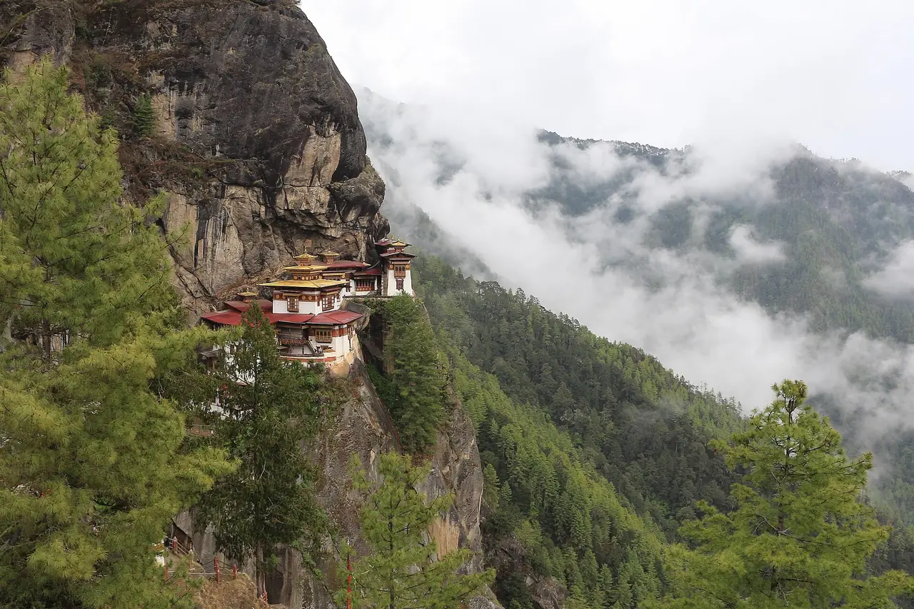ภาพประกอบ ภูฏาน: วัดทักซัง Tiger's Nest ค่าเข้า 1,000 งุลตรัม เดินกี่ชม.
