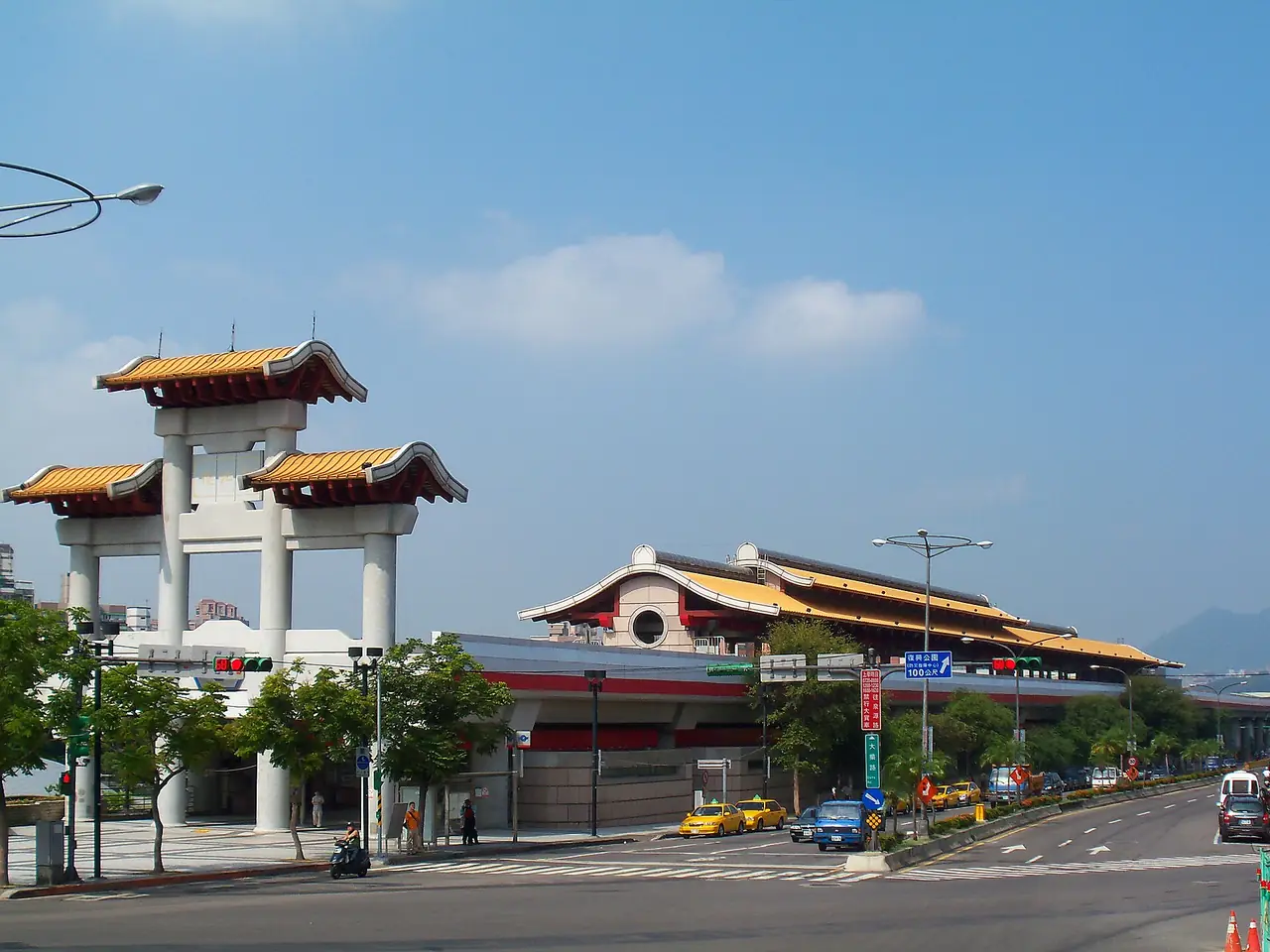 ทางเข้าสถานี Xinbeitou สายสั้น MRT ไทเป