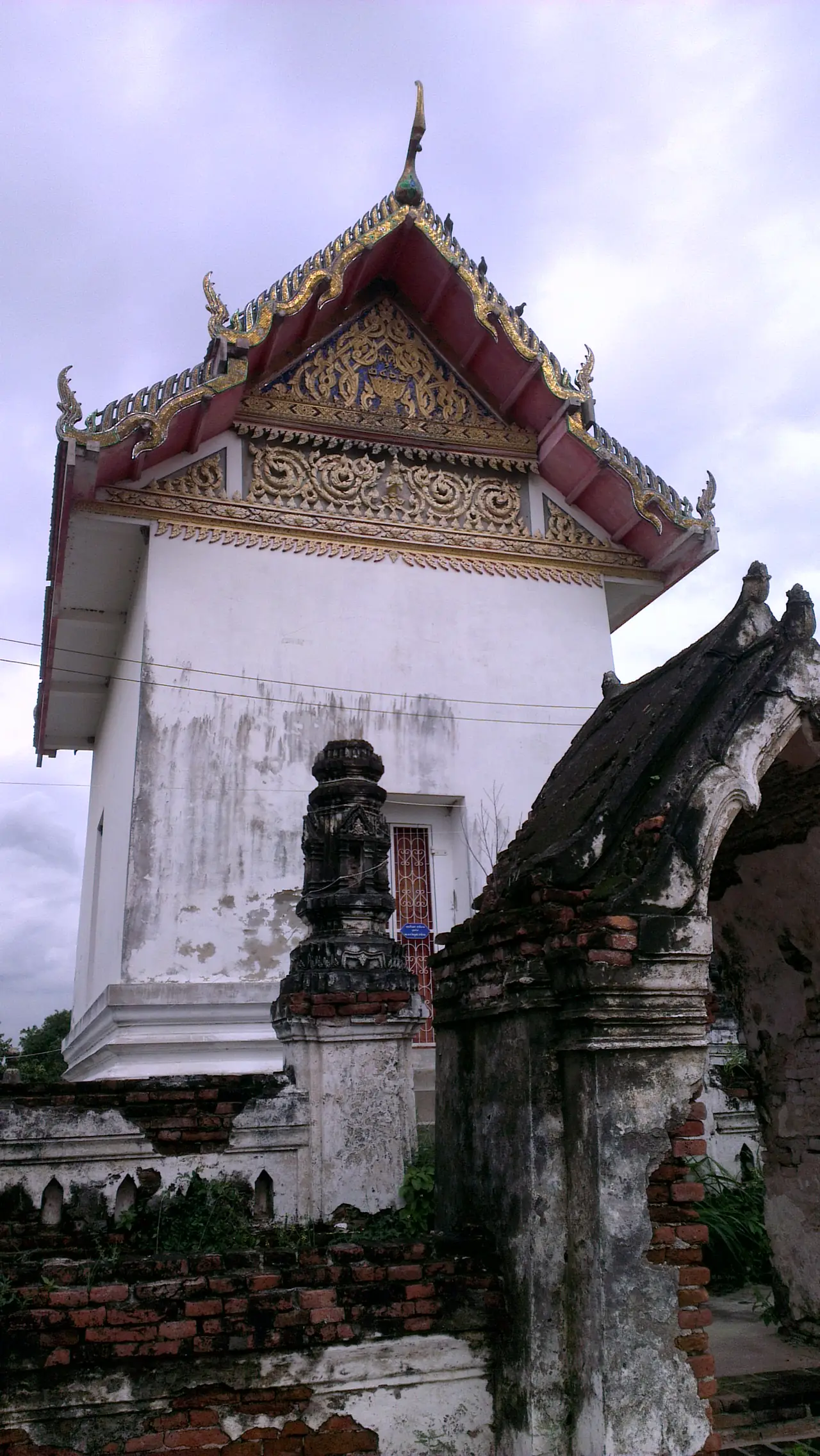 อาคารเก่าที่วัดสว่างอารมณ์ ปากคาด