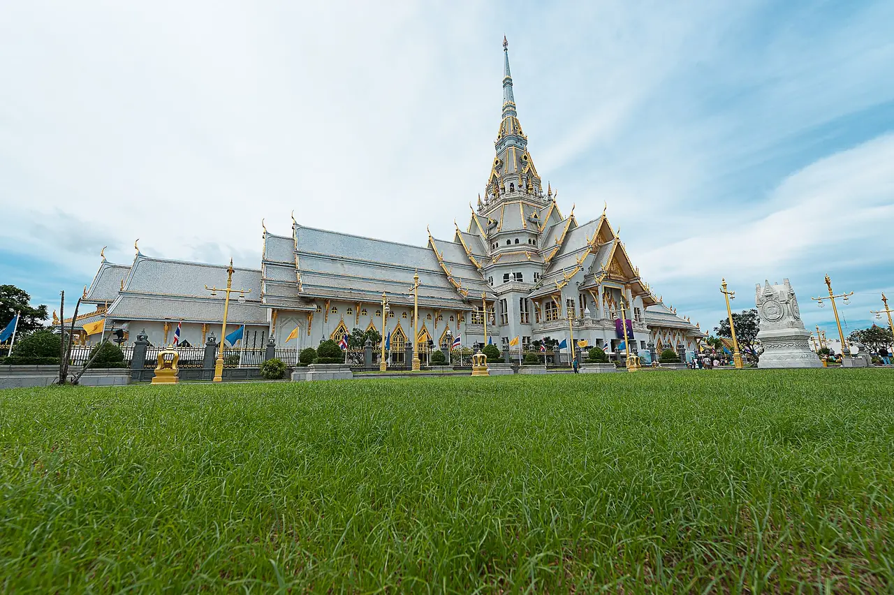ภาพฉะเชิงเทรา: เมืองแปดริ้ว จังหวัดริมแม่น้ำบางปะกง ห่างกรุงเทพฯ ราว 70 กิโลเมตร