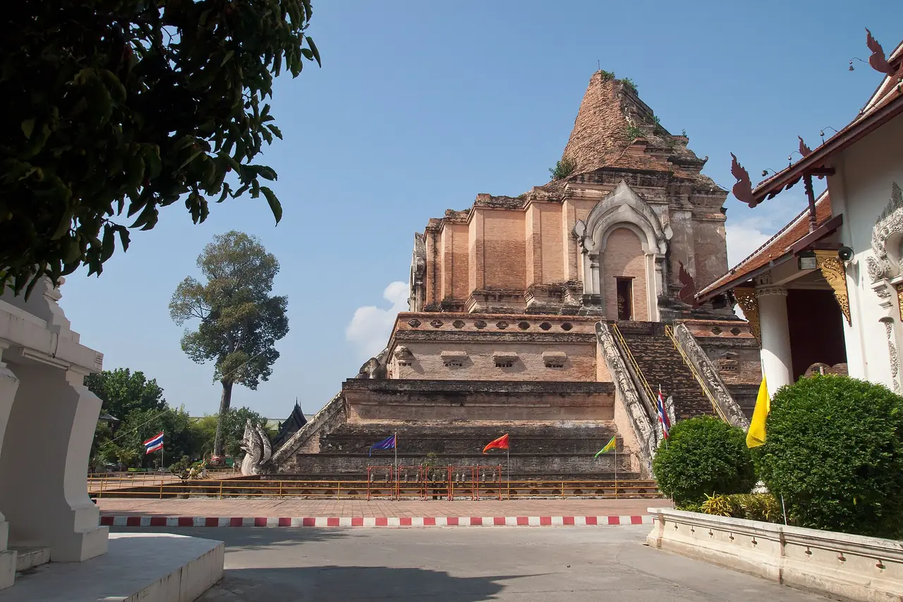 Photo for Chiang Mai: Chiang Mai Old City Temples: Chedi Luang, Phra Singh, Hours