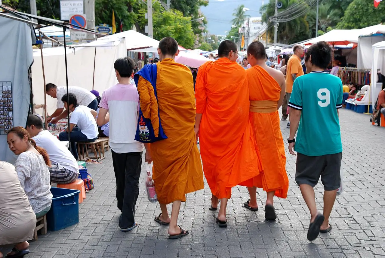 Sunday evening on Ratchadamnoen Road, Chiang Mai, with stalls and walkers
