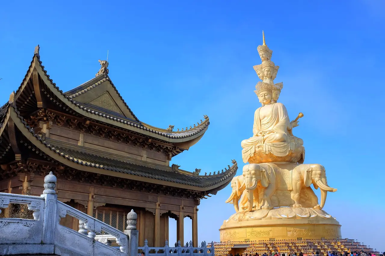 ภาพประกอบ จีน: เขาเอ๋อเหมย เสฉวน ค่าเข้า 160 หยวน จองรถขึ้นยอด 2569