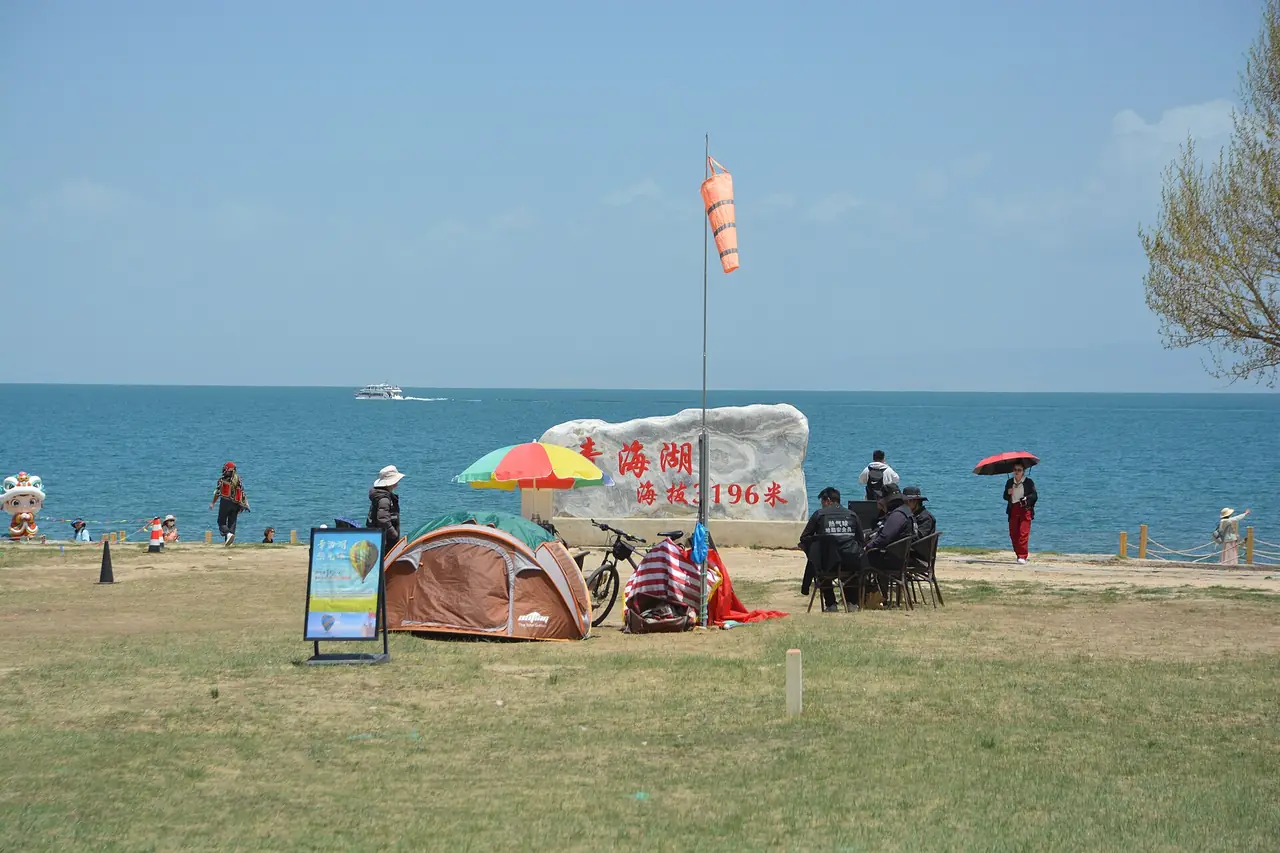 ภาพจีน: ทะเลสาบชิงไห่ เอ้อหลางเจี้ยน ซีหนิง จักรยาน ทุ่งเรพซีด 2569