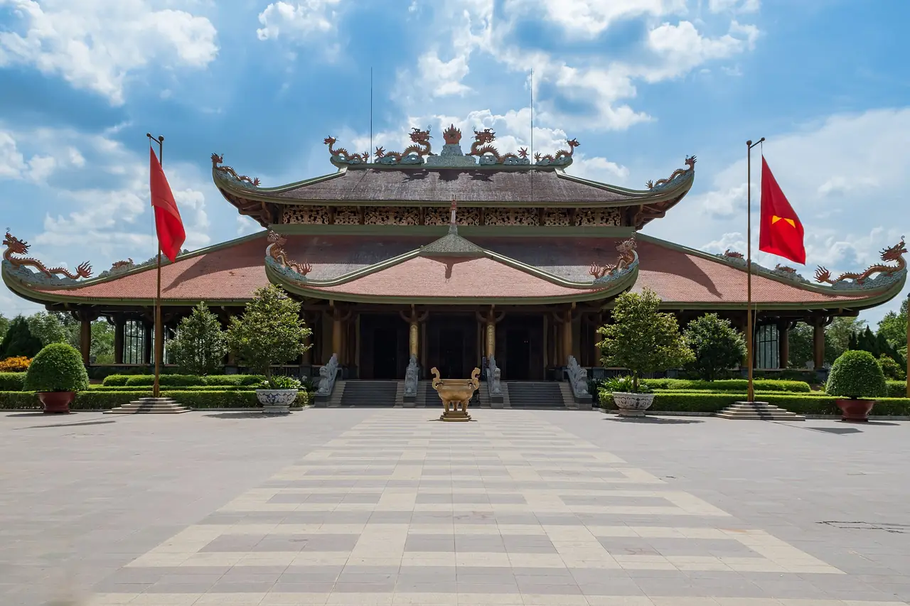 ศาลอนุสรณ์ผู้เสียชีวิต (Ben Duoc Memorial Temple) ที่เบนเยื่อก