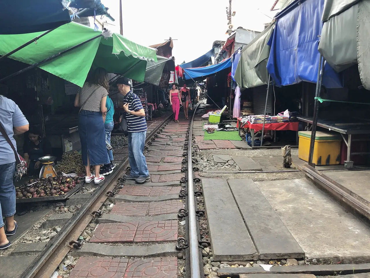 ภาพประกอบ กรุงเทพฯ: ตลาดน้ำดำเนินสะดวก อัมพวา แม่กลอง เลือกที่ไหนดี