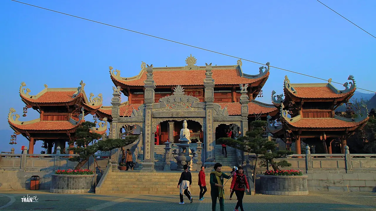 วัด Bao An (Bảo An) ที่สถานีกระเช้าบนเส้นทางขึ้นฟานซีปัน