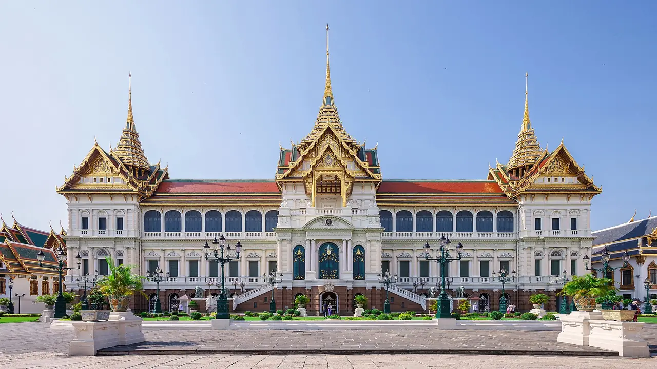 Phra Thinang Chakri Maha Prasat, the main throne hall group inside the Grand Palace