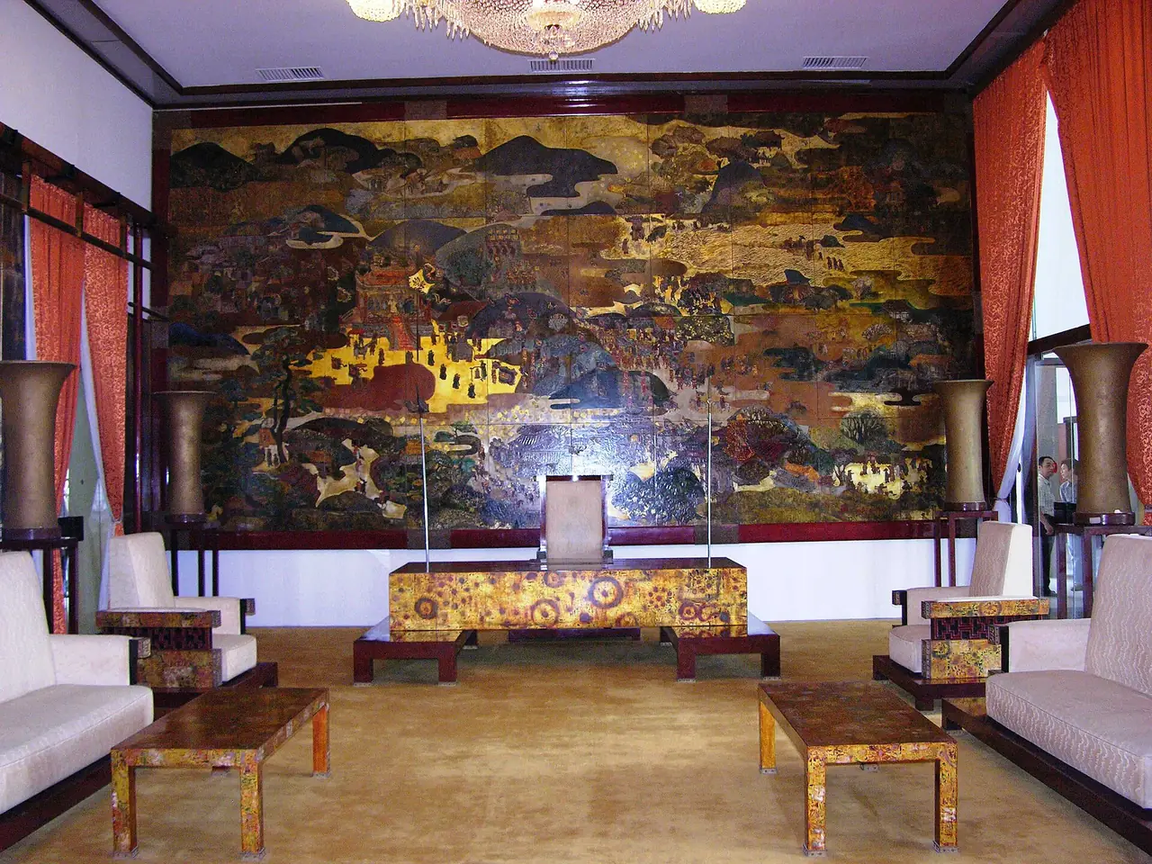 ห้องรับรองคณะทูต (Credentials Presenting Room) ในทำเนียบ