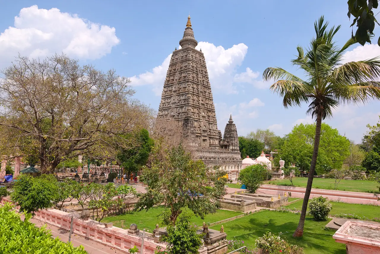 ภาพประกอบ อินเดีย: สังเวชนียสถานอินเดีย: พุทธคยา สารนาถ กุสินารา 2569