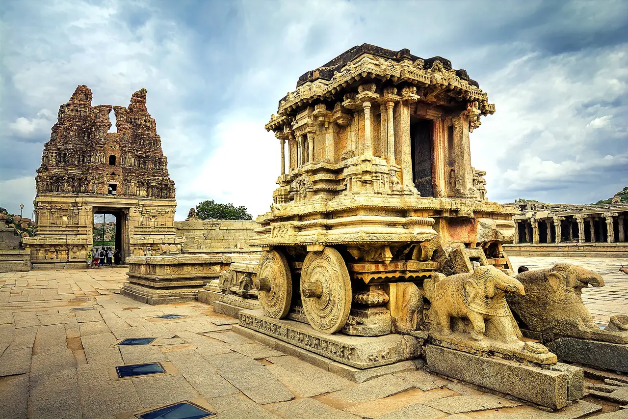 รถหินที่วัดวิฏฐลา ฮัมปี ภาพจาก Wikimedia Commons ผู้ถ่าย Ram Nagesh Thota สัญญา CC BY-SA 4.0