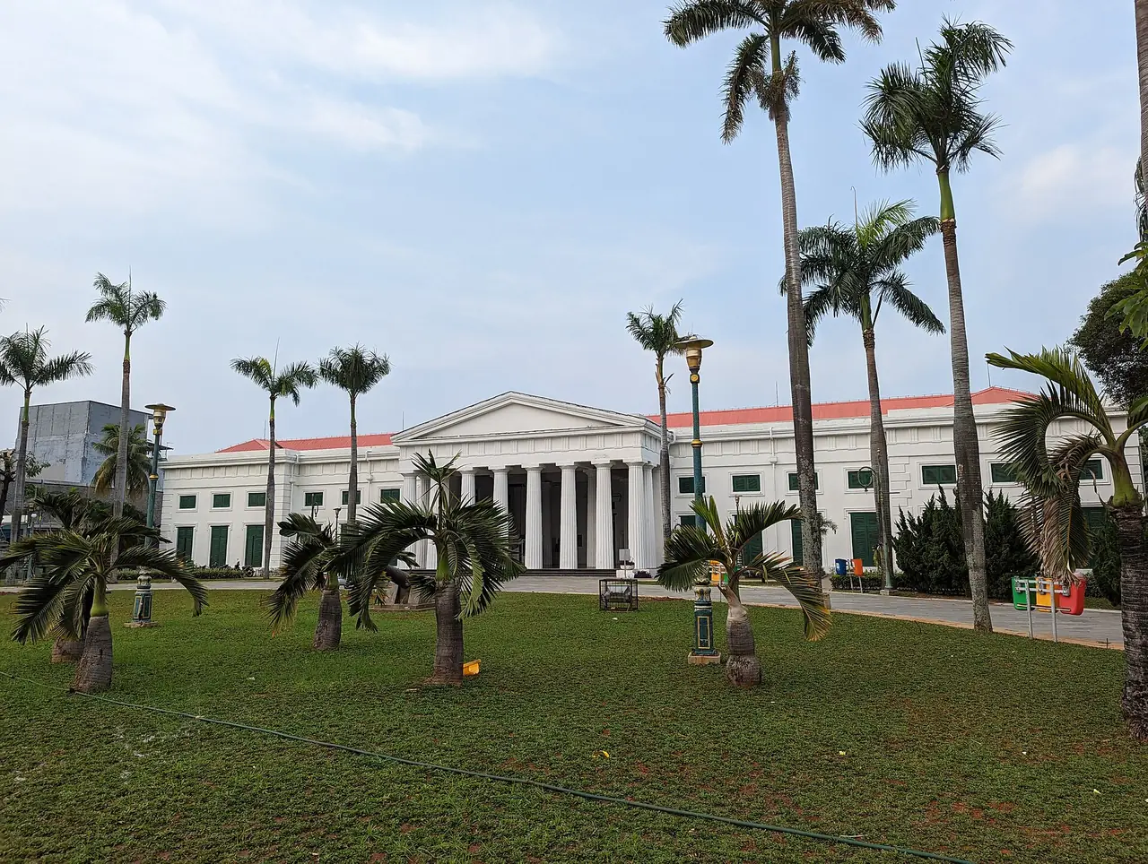 อาคารพิพิธภัณฑ์ศิลปะและเซรามิกที่จัตุรัสฟาตาฮิลลาห์ (ภาพบรรยากาศ)