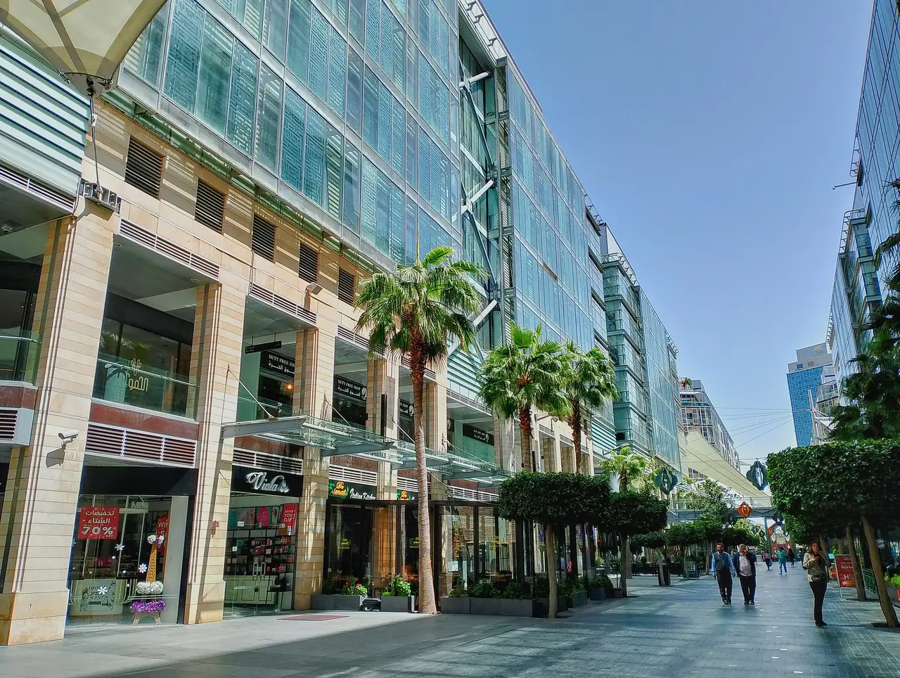 ถนนคนเดินย่าน Abdali ในอัมมาน ภาพจาก Wikimedia Commons ผู้ถ่าย Malkawi99 สัญญา CC BY-SA 3.0
