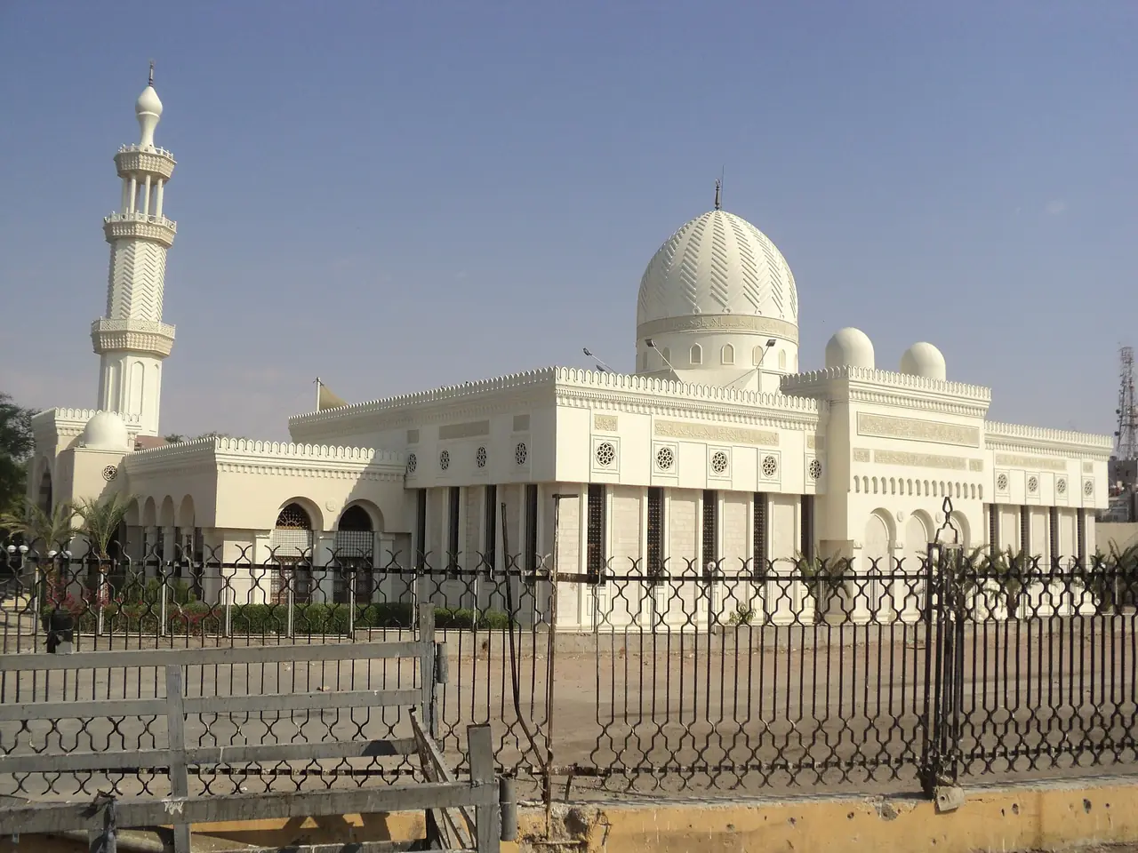 มัสยิด Sharif Hussein bin Ali ในอควาบา ภาพจาก Wikimedia Commons ผู้ถ่าย Maher27777 สัญญา Public domain