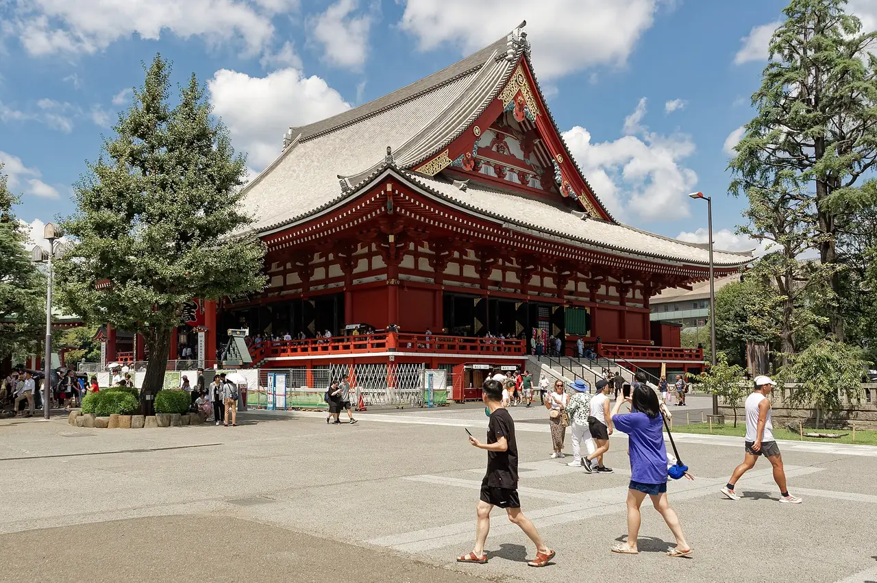 หอหลัก (คันนงโด) ของวัดเซนโซจิ หลังคาสูงชันตามที่เว็บวัดบรรยาย ภาพจาก Wikimedia Commons ผู้ถ่าย Jakub Hałun สัญญา CC BY 4.0
