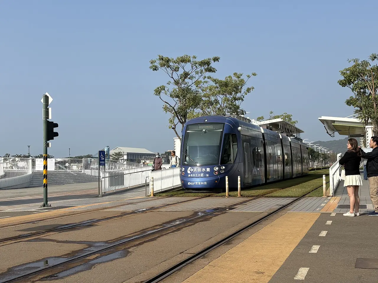 รถไฟฟ้ารางเบาที่สถานี Dayi Pier-2 (C12) เกาสง