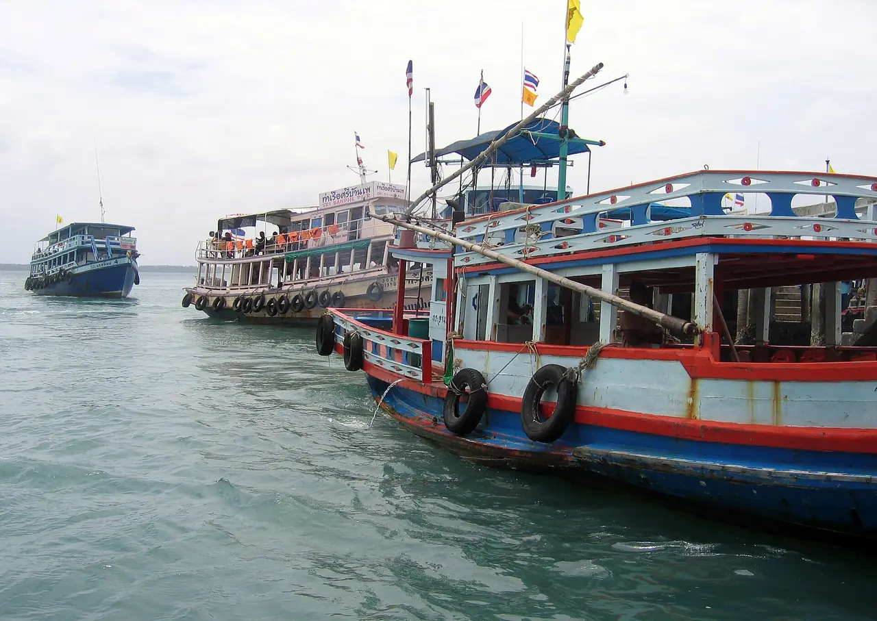 Passenger boats at Ban Phe on the mainland, where the crossing to Koh Samet starts