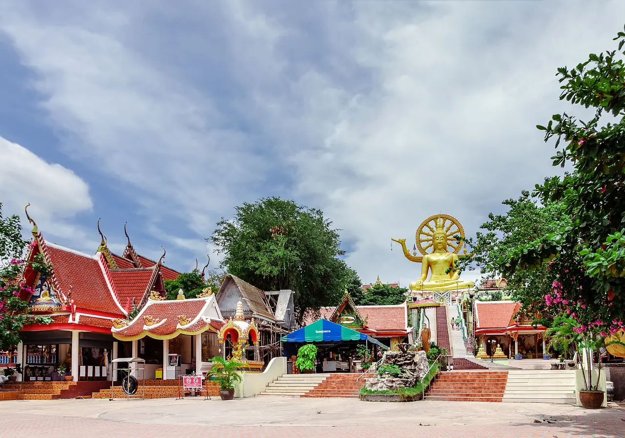ภาพประกอบ เกาะสมุย: วัดพระใหญ่ สมุย วัดปลายแหลม ถนนคนเดินบ่อผุด เวลา