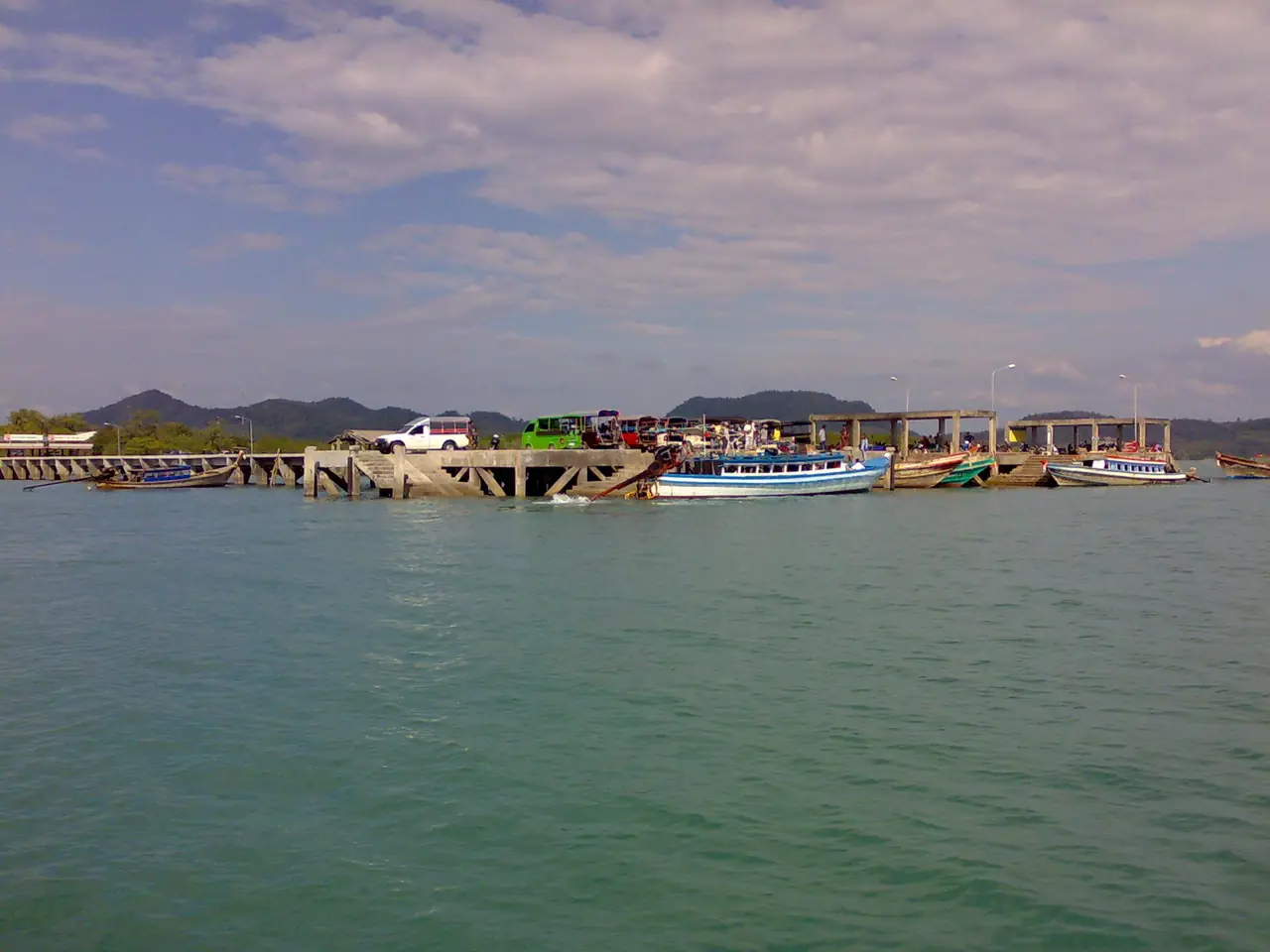 ภาพประกอบ เกาะยาวน้อย: เรือไปเกาะยาวน้อย เกาะยาวใหญ่ บางโรง ท่าด่าน ท่าเลน ค่าเรือ