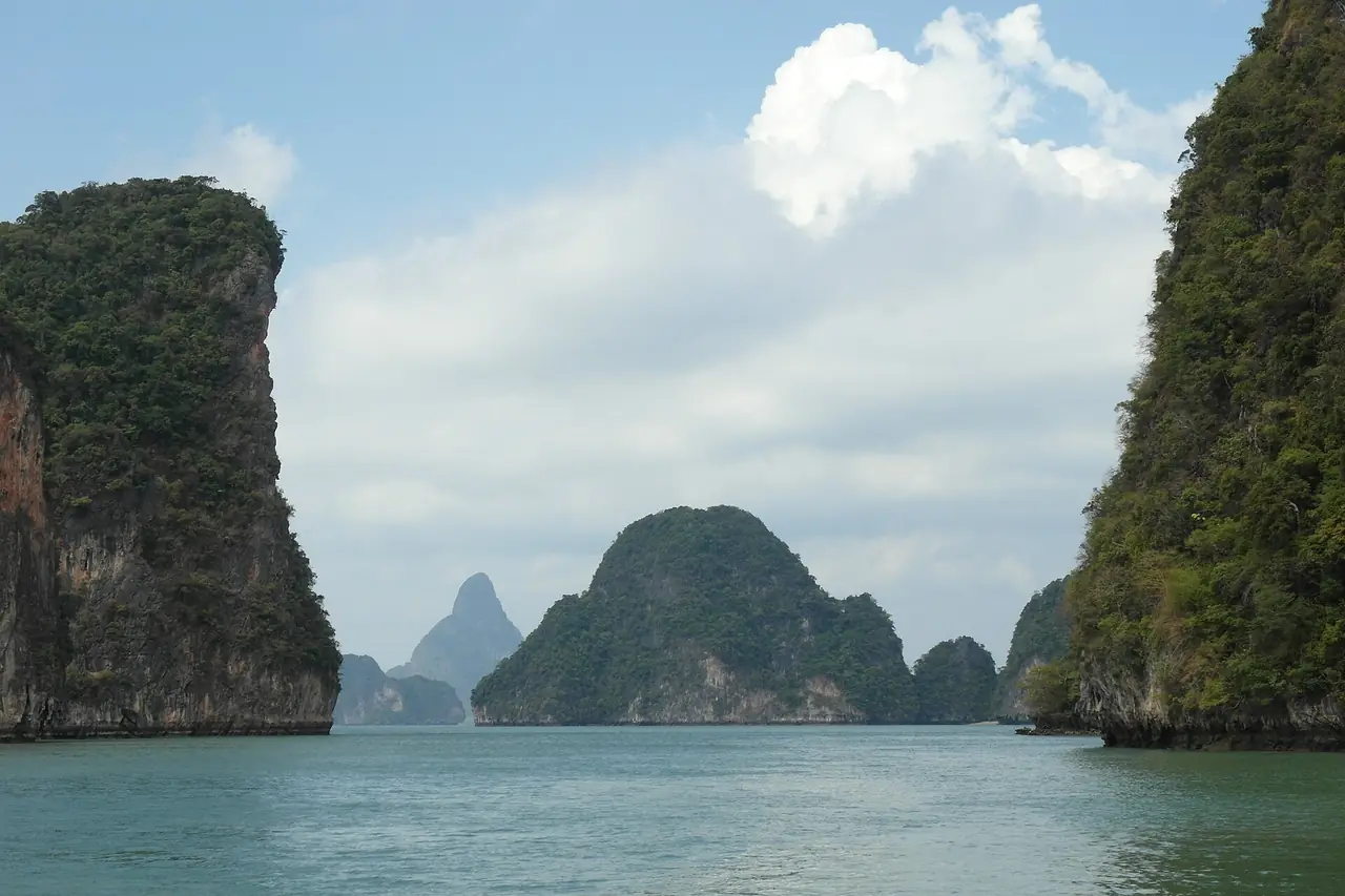 ภาพประกอบ กระบี่: ทัวร์ 4 เกาะและเกาะห้อง กระบี่ ค่าอุทยาน ทะเลแหวก เรือ ราคา