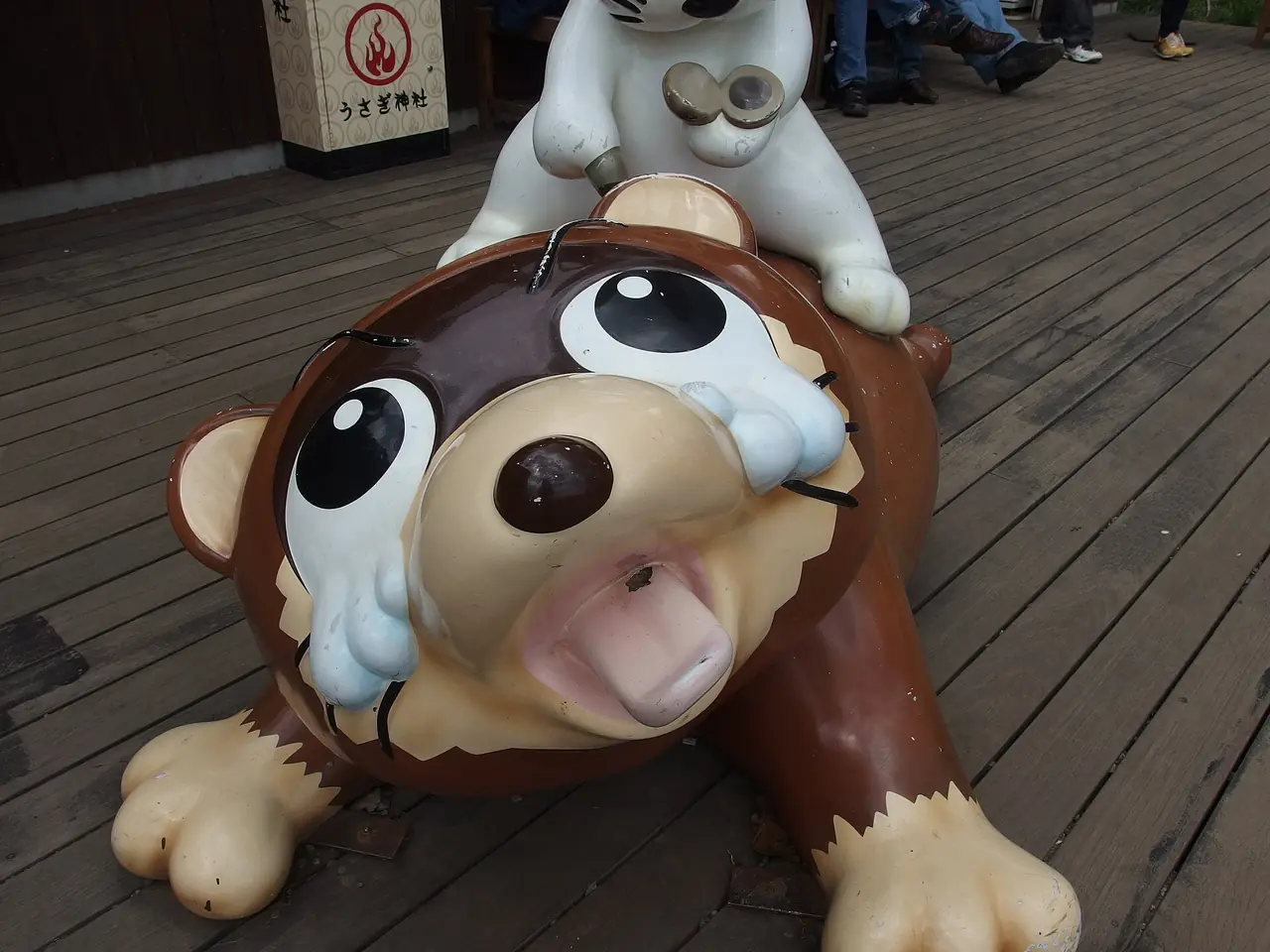 ตุ๊กตาทานุกิและกระต่ายประจำสถานีบนยอด (ภาพตุ๊กตา)