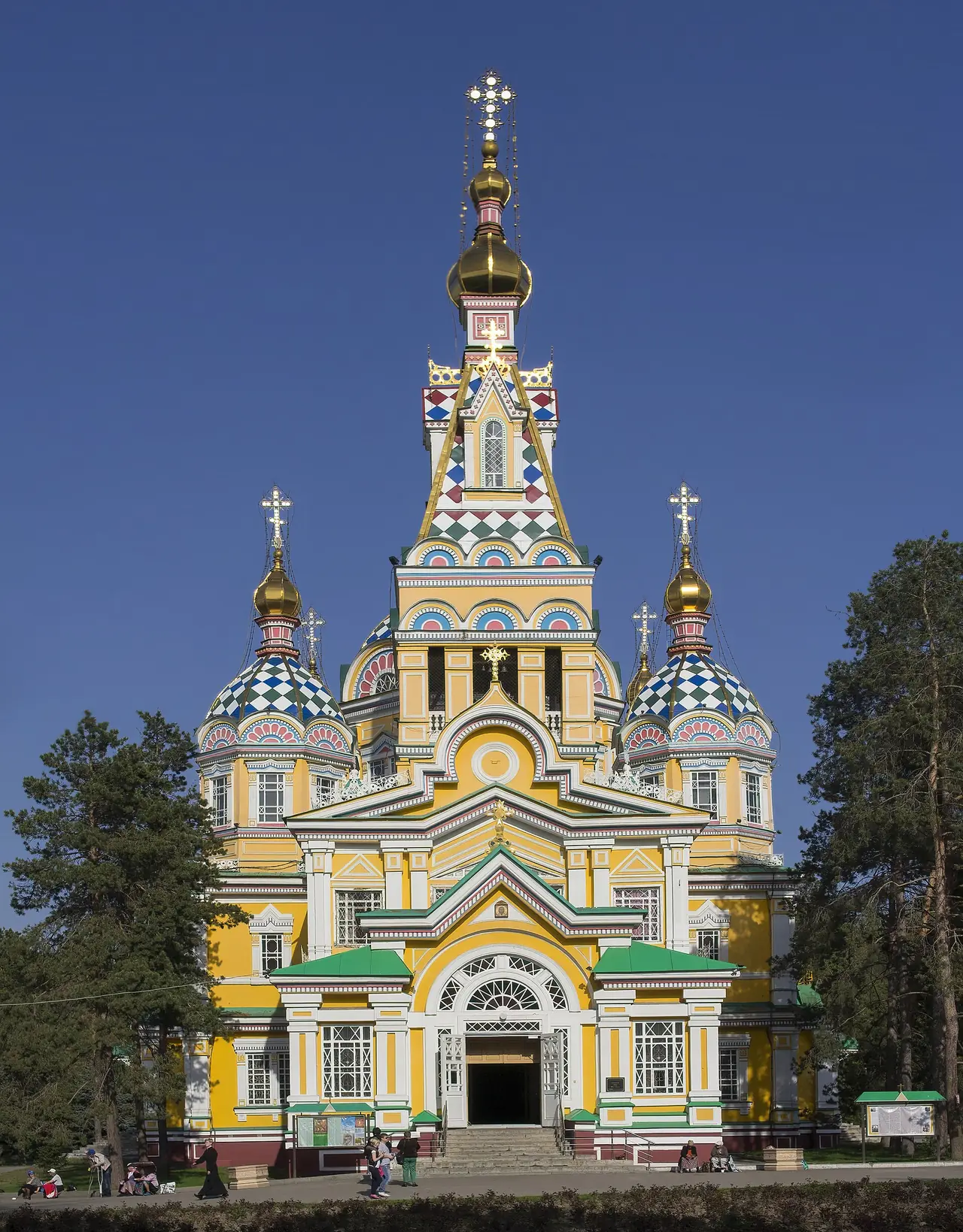 วิหาร Zenkov ในอัลมาตี ภาพถ่ายจาก Wikimedia Commons ไม่ใช่ภาพจากโรงแรม