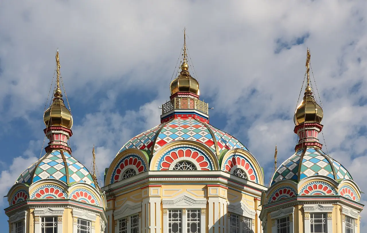 วิหาร Zenkov ในอัลมาตี ภาพถ่ายจาก Wikimedia Commons