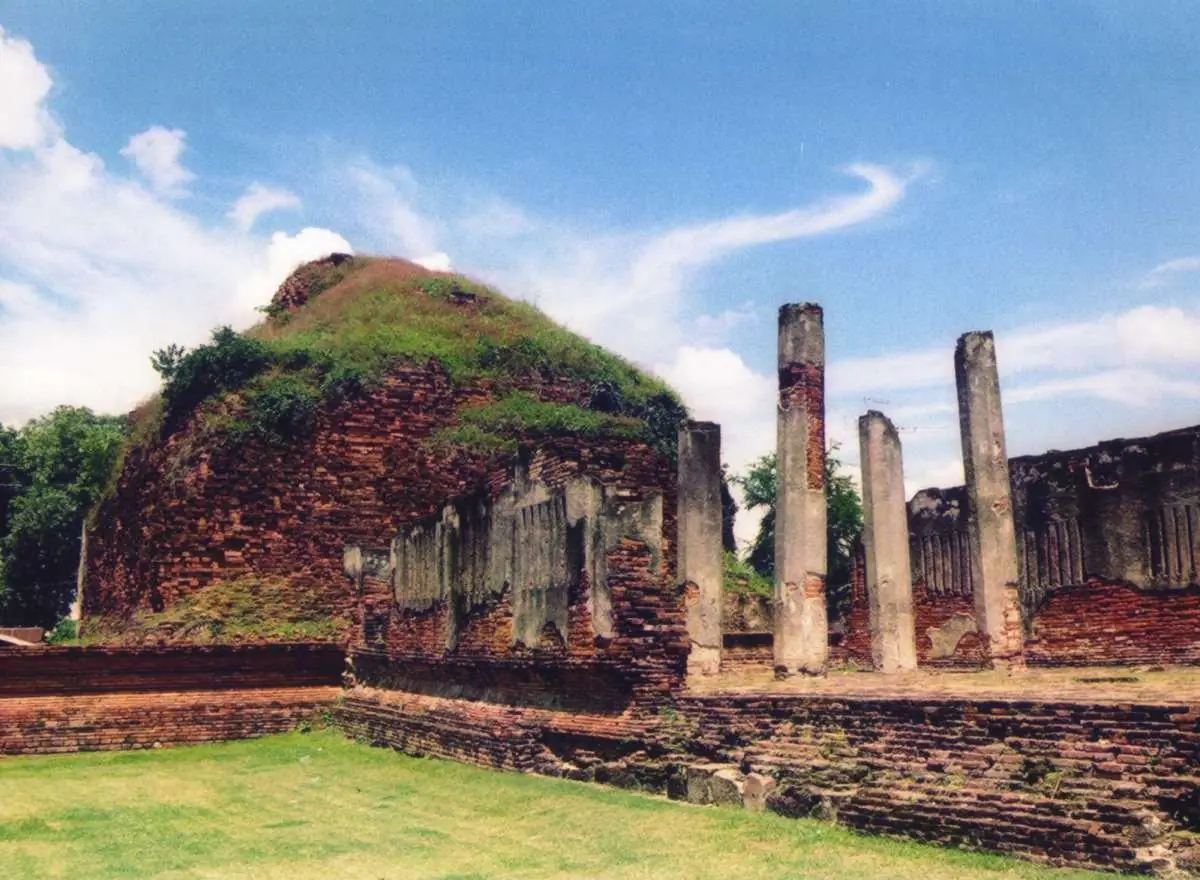 วัดนครโกษา ลพบุรี ภาพของ Ahoerstemeier จาก Wikimedia Commons ใบอนุญาต CC BY-SA 3.0
