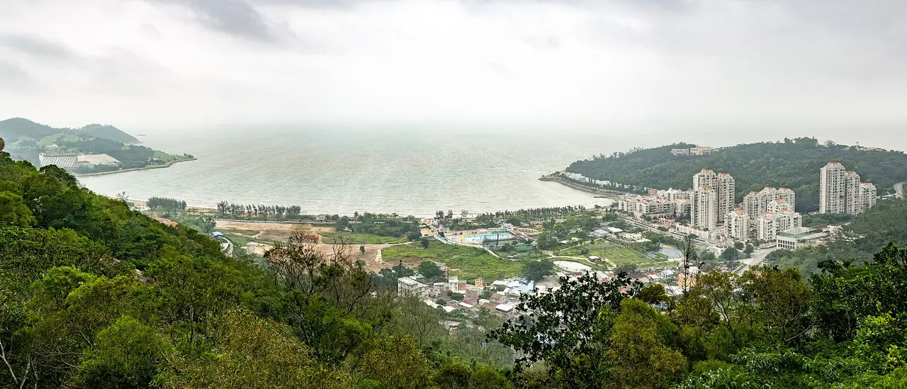หาดฮักซาและเกาะโคโลอาน ภาพถ่ายจากจุดสูงสุดของมาเก๊า