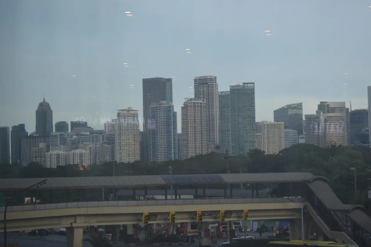 ตึกสูงใน BGC ภาพบรรยากาศ ไม่ใช่โรงแรมใดโดยเฉพาะ