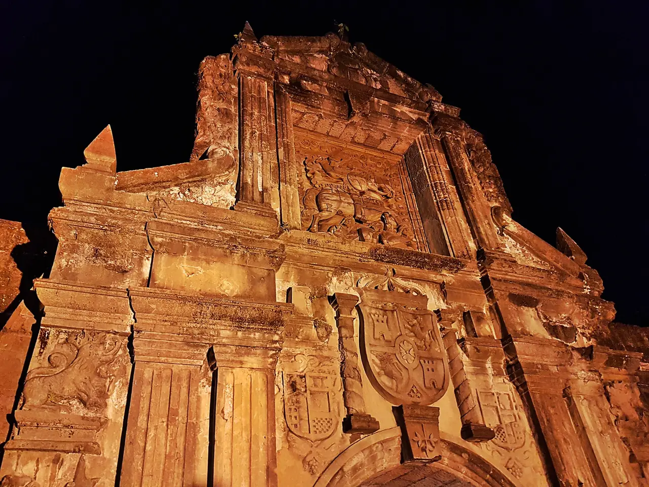 ประตูหลักของ Fort Santiago สมัยสเปน