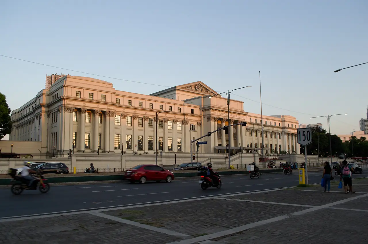 อาคาร National Museum of Fine Arts ซึ่งเคยเป็นอาคารรัฐสภาเก่า ที่ Rizal Park