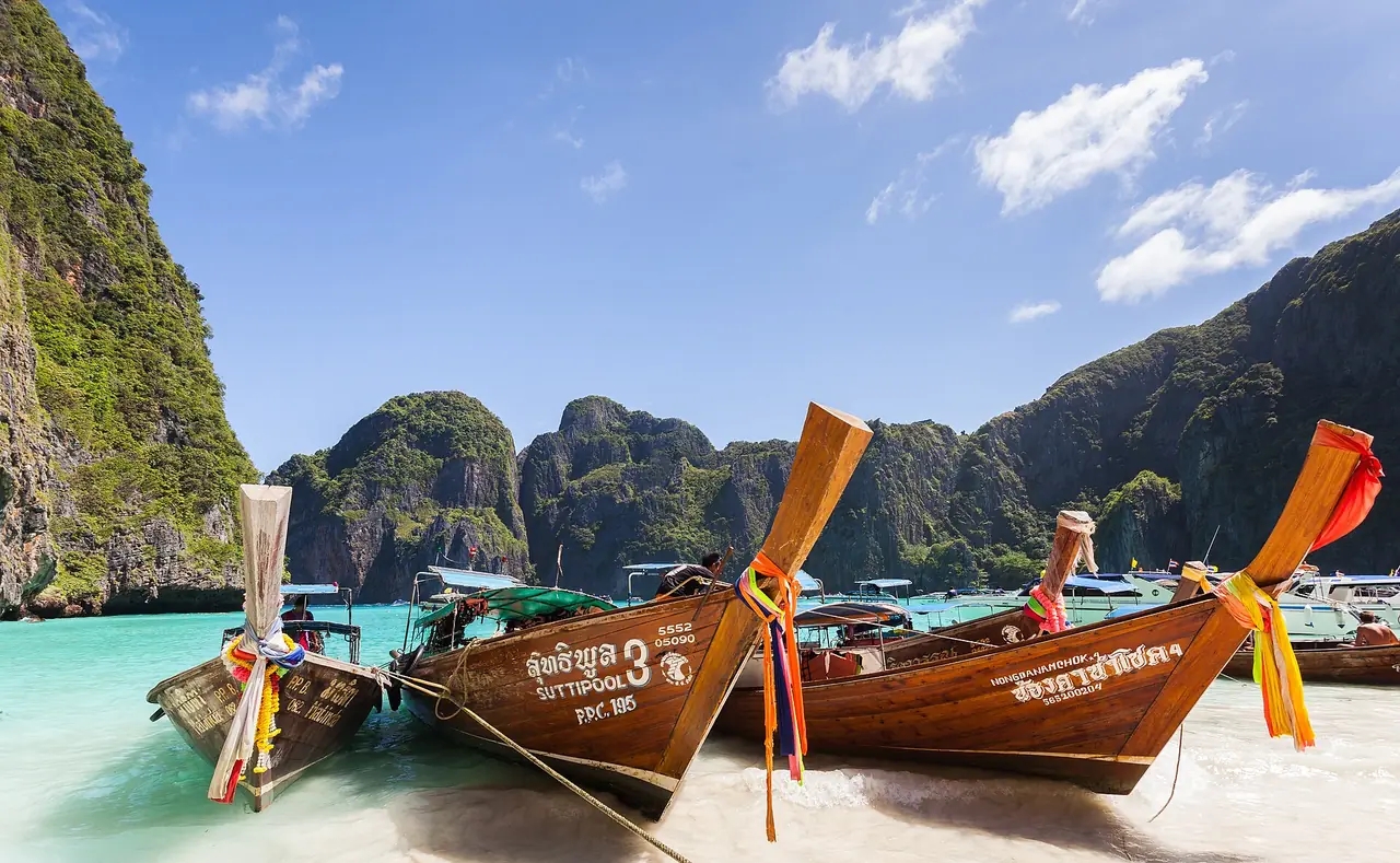 Photo for Koh Phi Phi: Maya Bay from Phi Phi Don: Boats, Fees and Rules