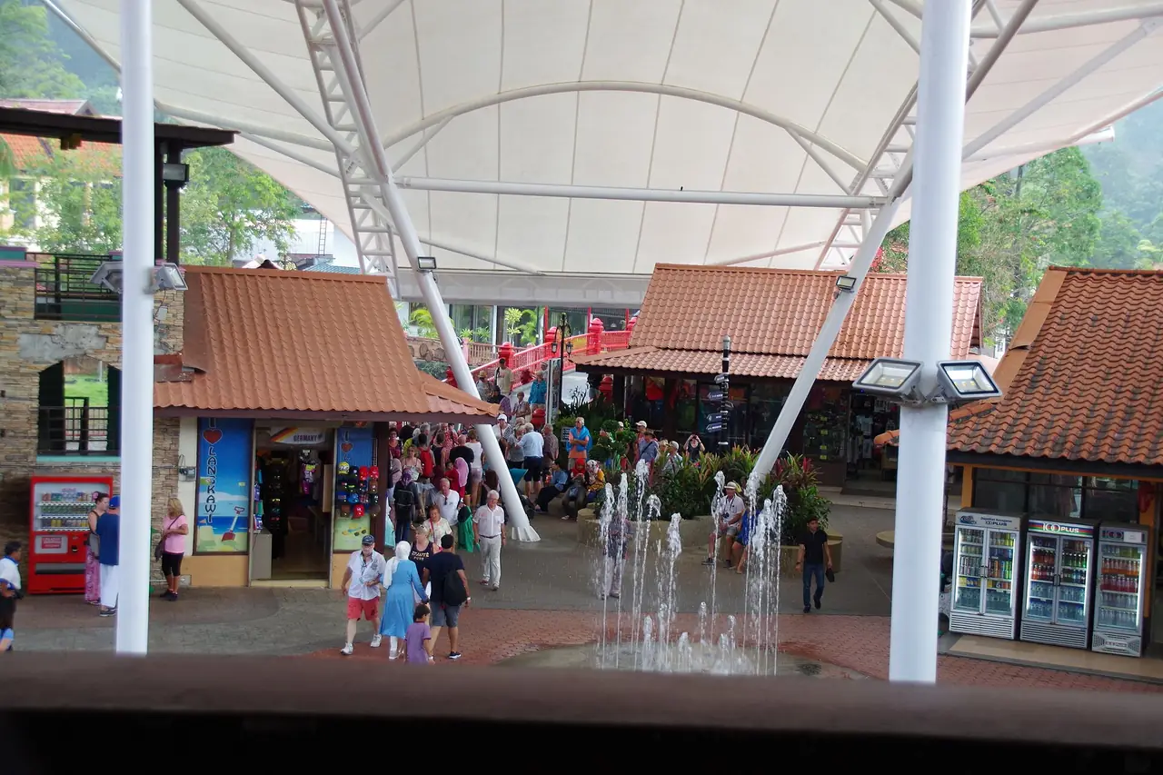 ภาพประกอบ มาเลเซีย: Oriental Village Eagle Square Underwater World ลังกาวี 2569