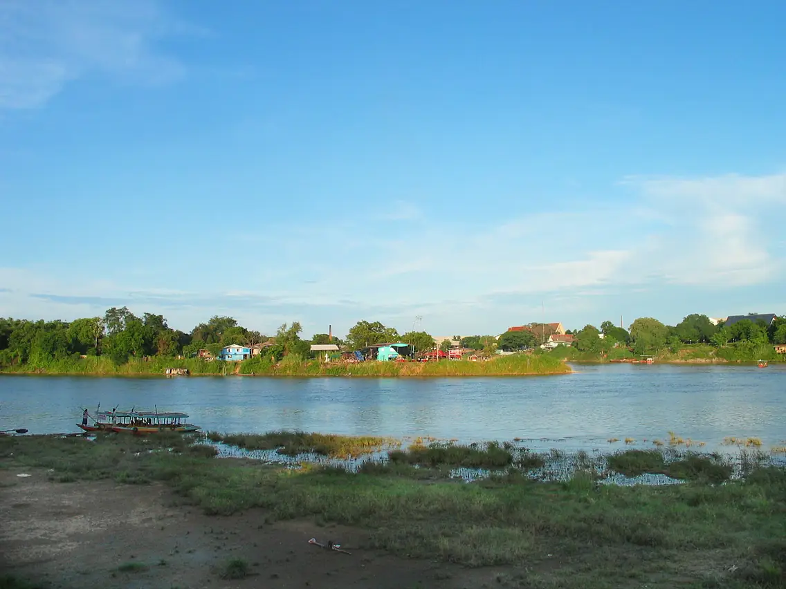 The origin of the Chao Phraya River at Pak Nam Pho, Nakhon Sawan, as described in the Commons file