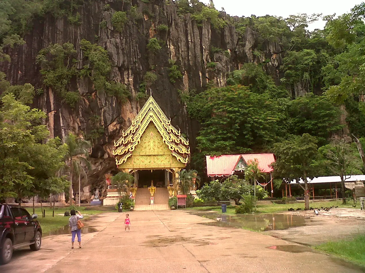 ภาพประกอบ หนองบัวลำภู: วัดถ้ำสุวรรณคูหา พระไชยเชษฐา นากลาง ศรีบุญเรือง สิมไม้
