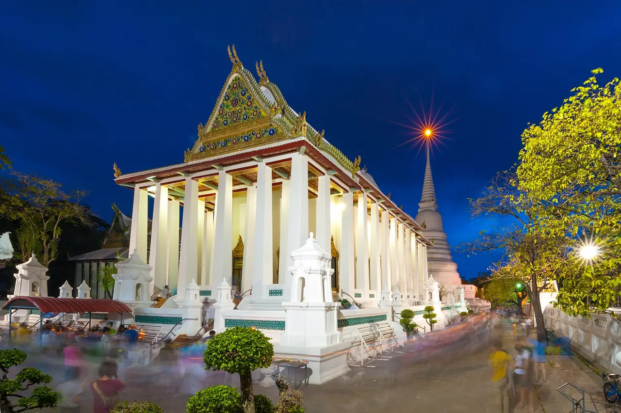 The ordination hall of Wat Chalerm Phrakiat Worawihan at night