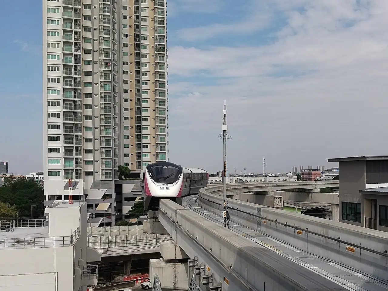 An MRT Pink Line train near Yaek Pak Kret station