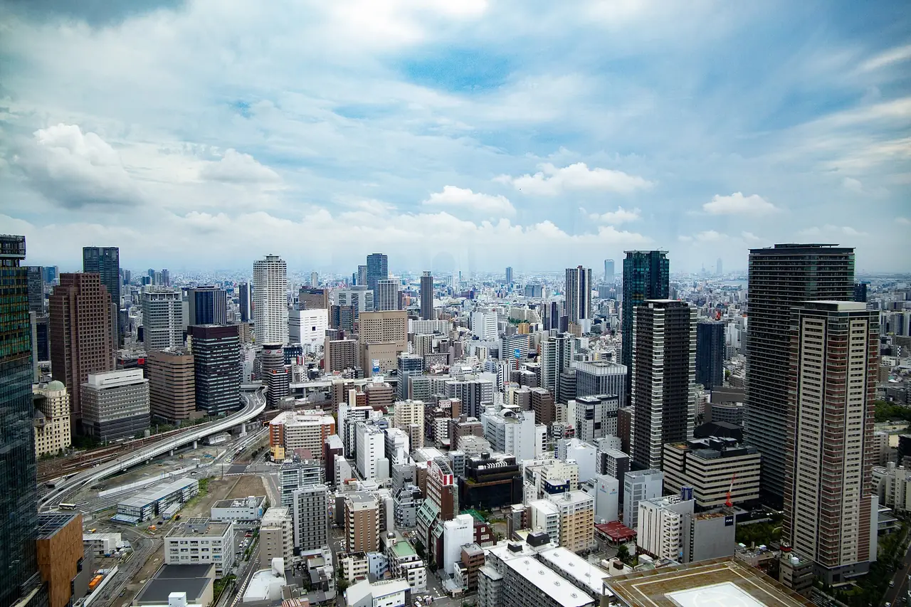 ทัศนียภาพตึกสูงของโอซาก้า มองจาก Umeda Sky Building