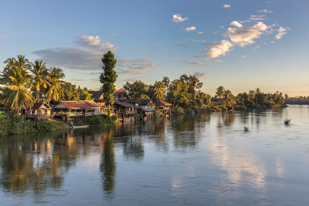 ภาพประกอบ ลาว: สี่พันดอน ดอนเดด ดอนคอน ไปยังไงจากปากเซ ค่าเรือ ที่พัก