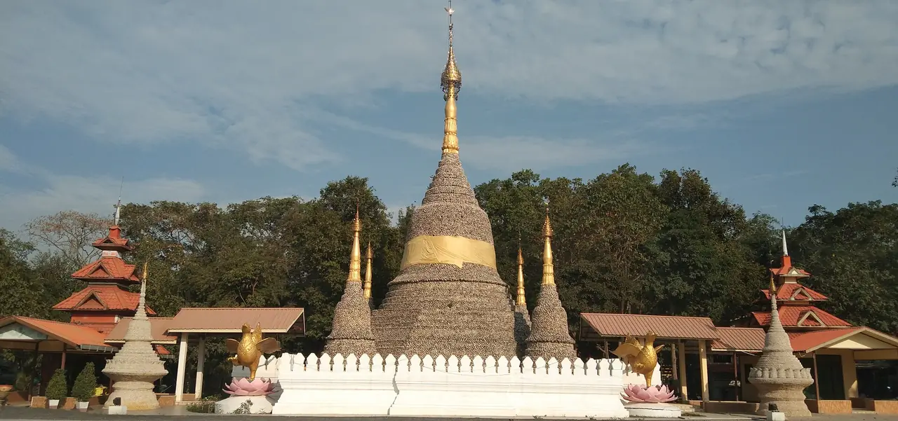 ภาพประกอบ ปทุมธานี: วัดเจดีย์หอย พระธรรมกาย วัดพืชอุดม คลองรังสิต ลาดหลุมแก้ว