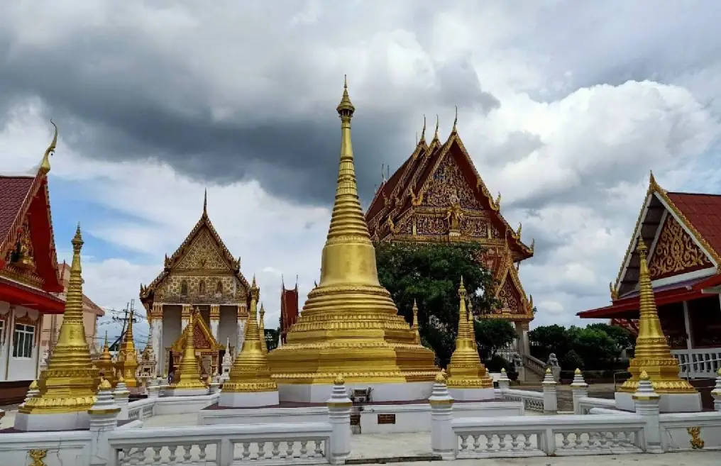 ภาพประกอบ ปทุมธานี: วัดมอญปทุมธานี วัดสำแล วัดโบสถ์สามโคก วัดบางหลวง วัดมอญ