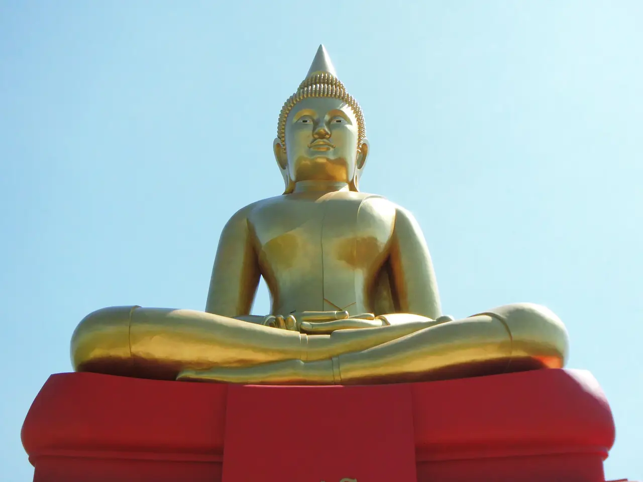 รูปสมเด็จพระพุฒาจารย์ (โต) ที่วัดโบสถ์ อำเภอสามโคก ภาพของ กสิณธร ราชโอรส จาก Wikimedia Commons ใบอนุญาต CC BY-SA 4.0 คำบรรยายบน Commons ว่าเป็นโบราณสถานในประเทศไทย ไม่ระบุปีที่ถ่าย