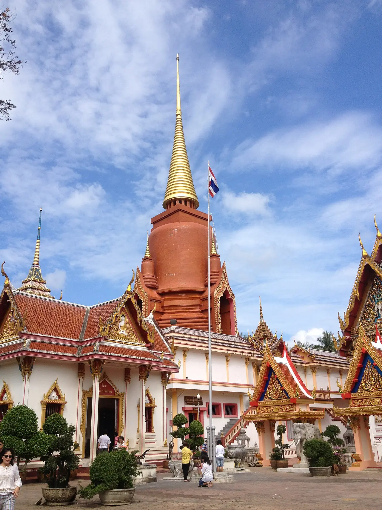 Buildings and chedi of Wat Chang Hai, Khok Pho district, Pattani